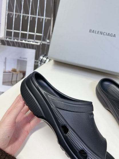 260602 New high-quality rubber-soled slippers with abstract tread patterns
