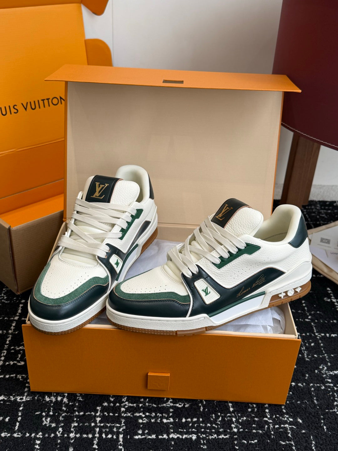 260602 New high-quality and stylish leather-layered sport shoes