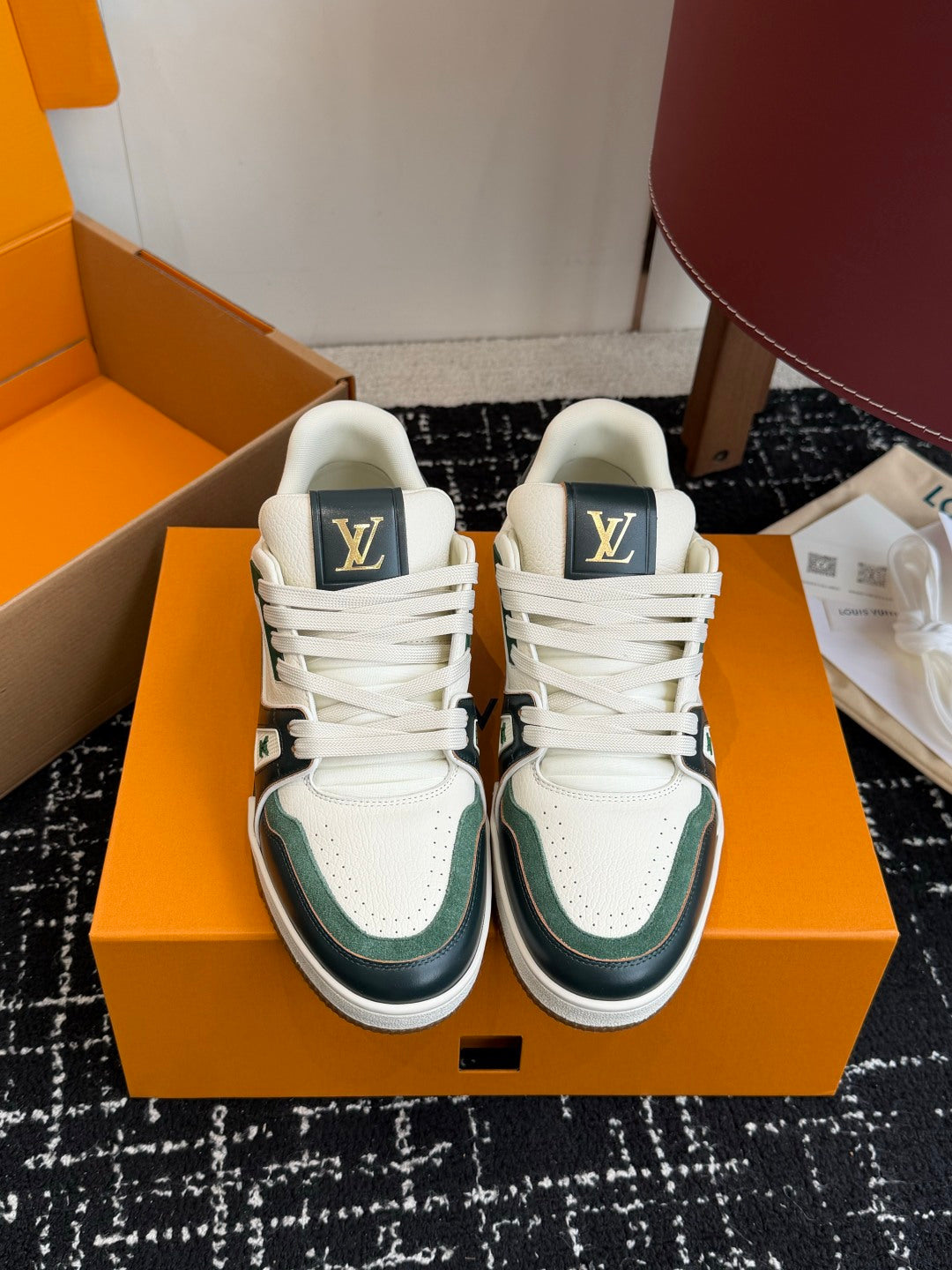 260602 New high-quality and stylish leather-layered sport shoes