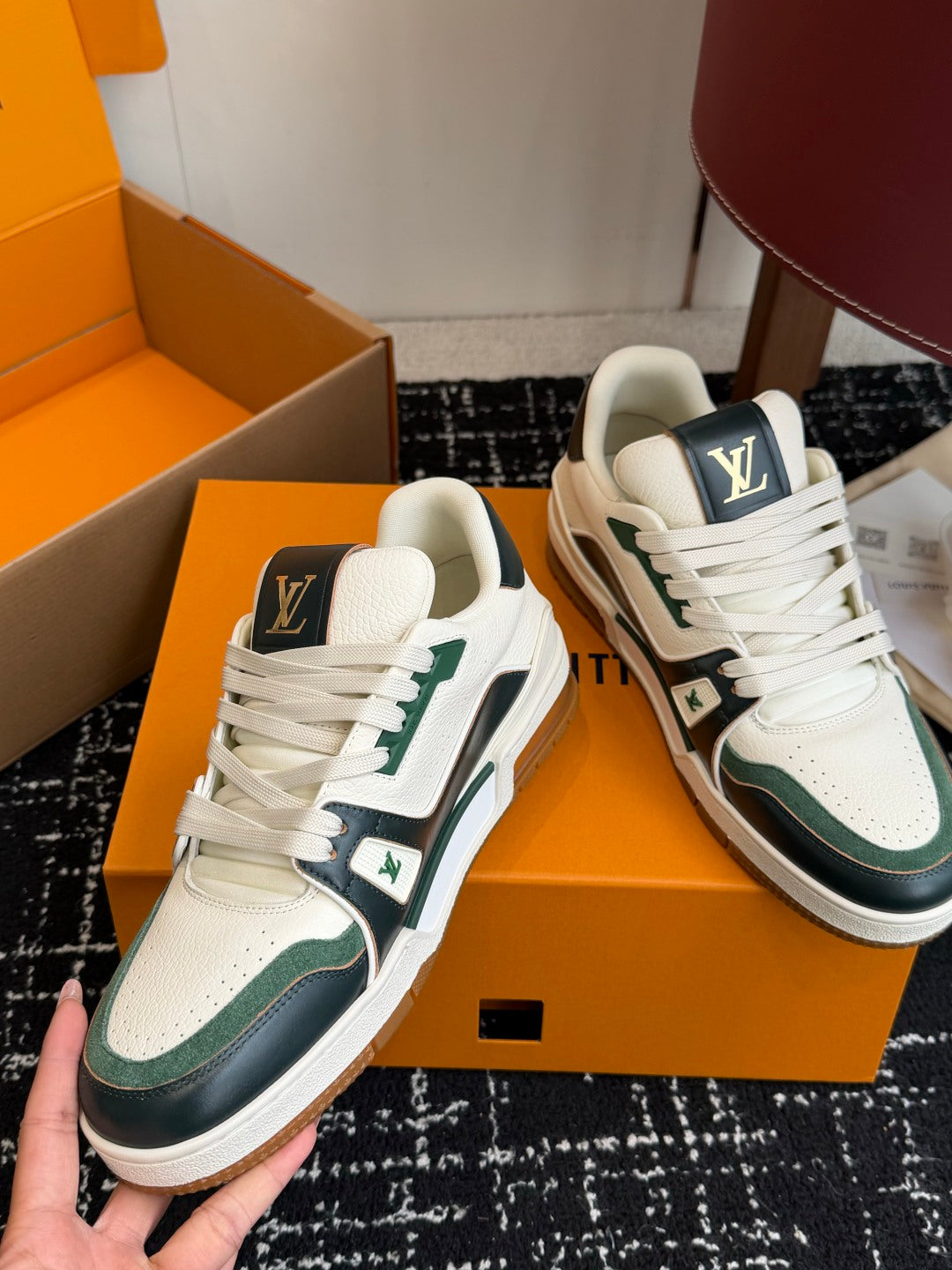 260602 New high-quality and stylish leather-layered sport shoes