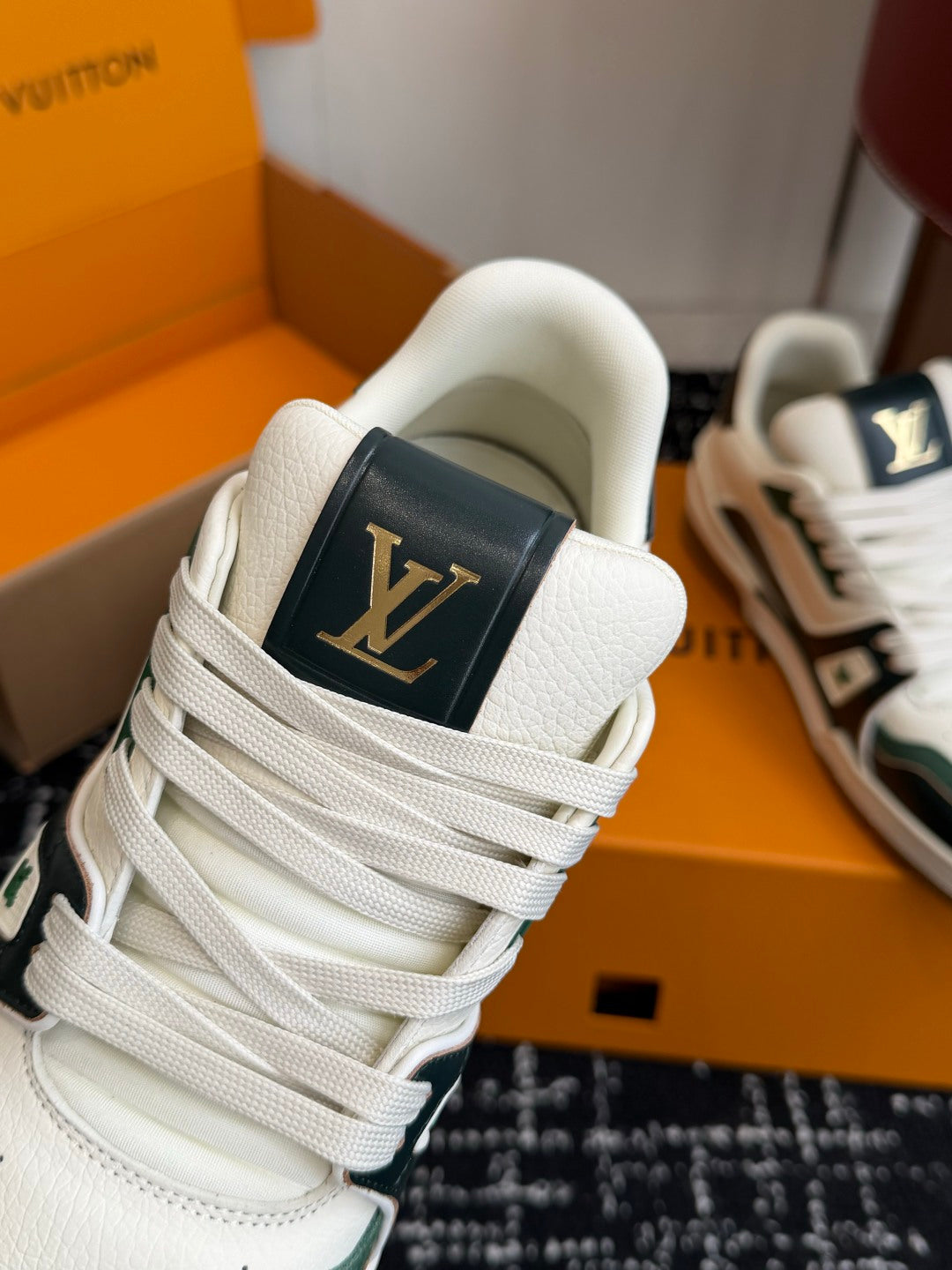 260602 New high-quality and stylish leather-layered sport shoes