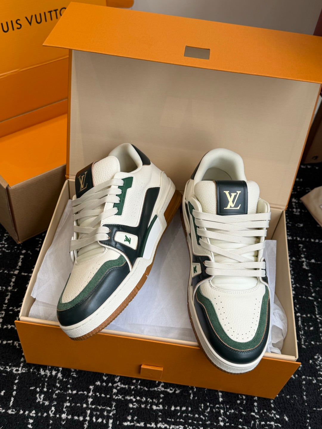 260602 New high-quality and stylish leather-layered sport shoes