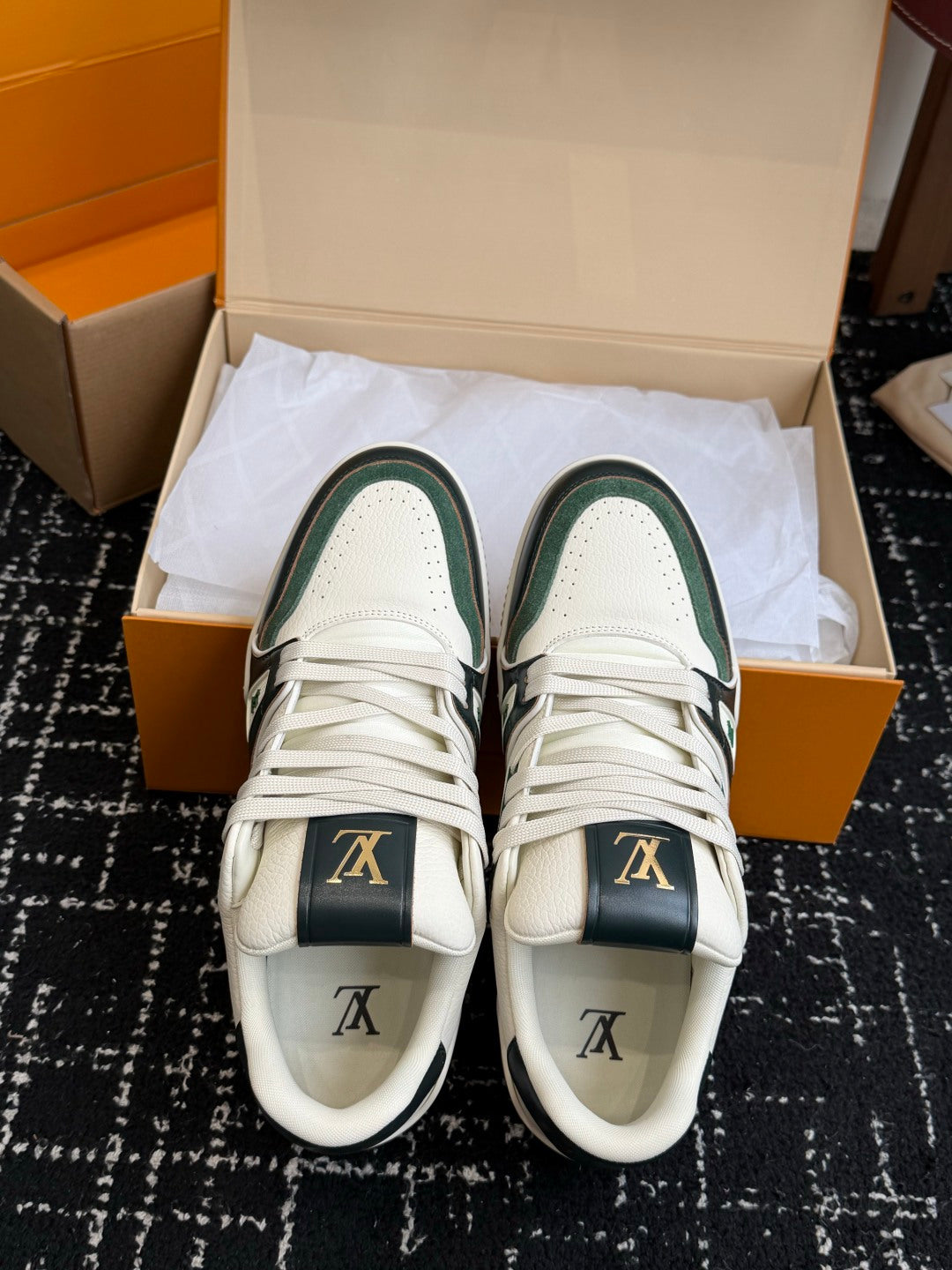 260602 New high-quality and stylish leather-layered sport shoes