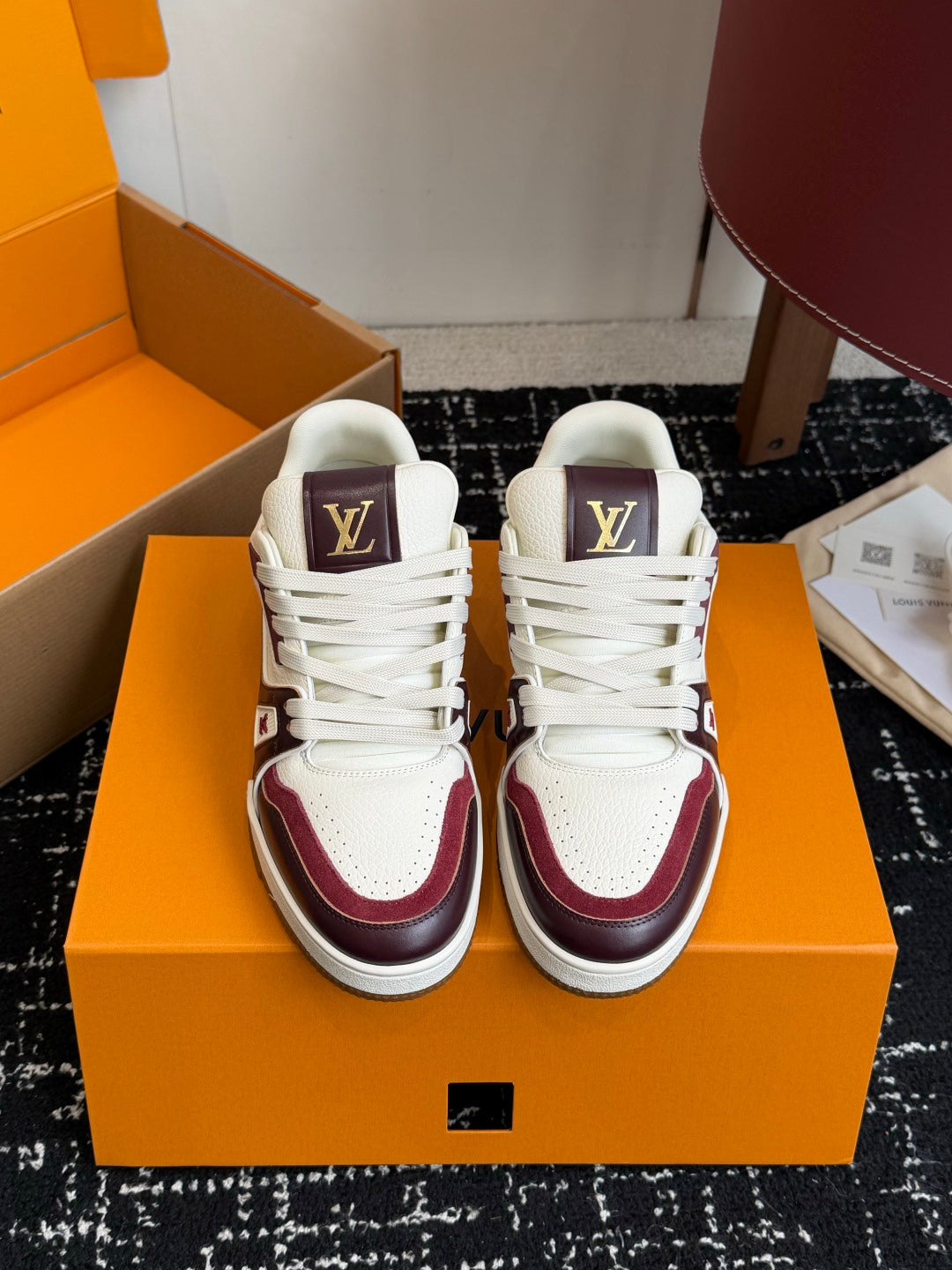 260602 New high-quality and stylish leather-layered sport shoes