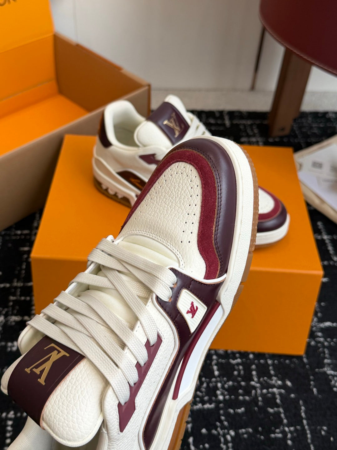 260602 New high-quality and stylish leather-layered sport shoes