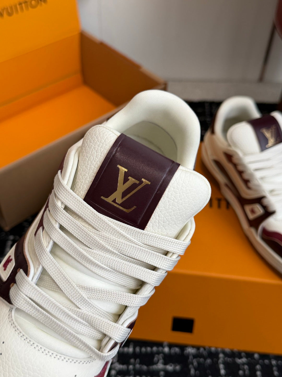 260602 New high-quality and stylish leather-layered sport shoes