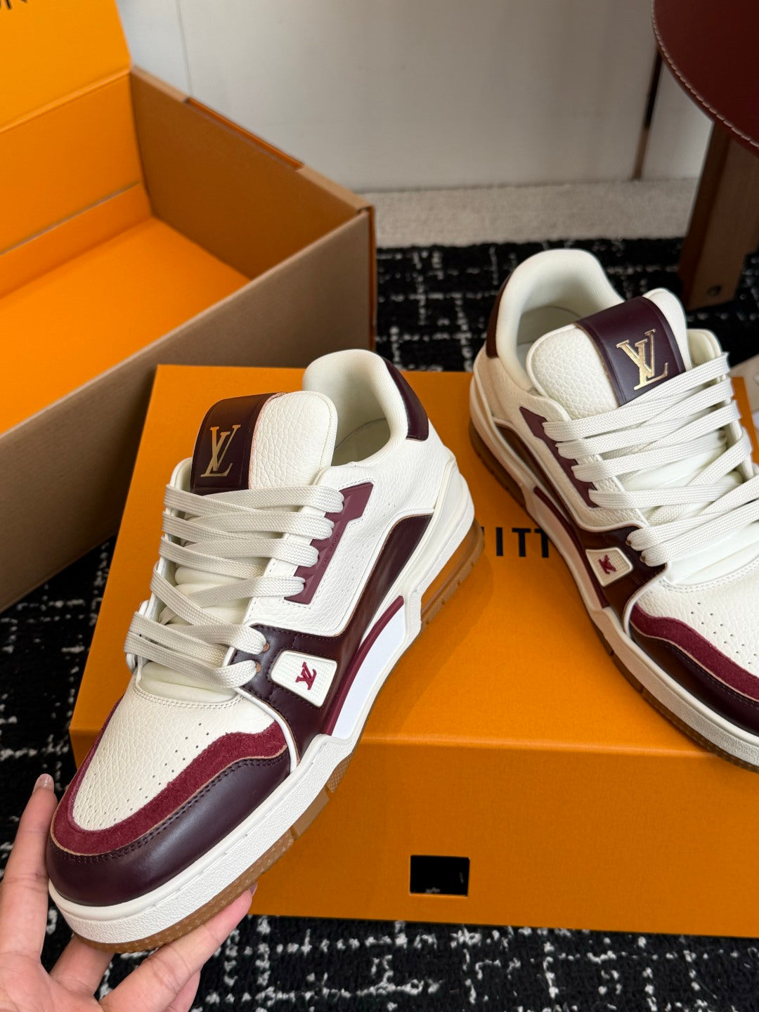 260602 New high-quality and stylish leather-layered sport shoes