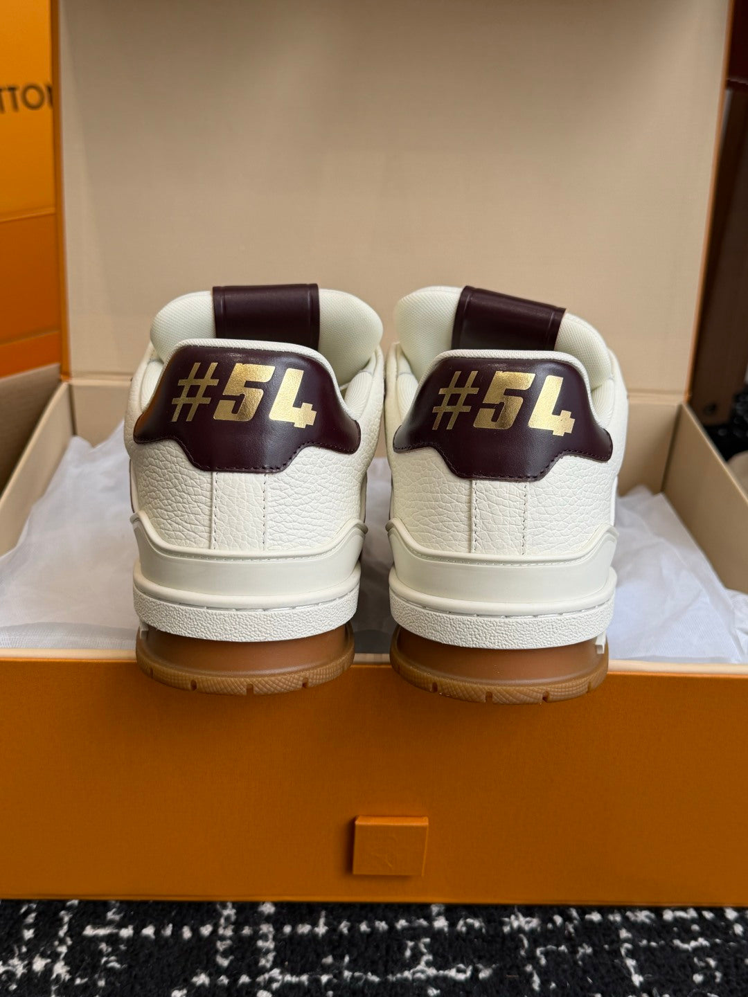 260602 New high-quality and stylish leather-layered sport shoes