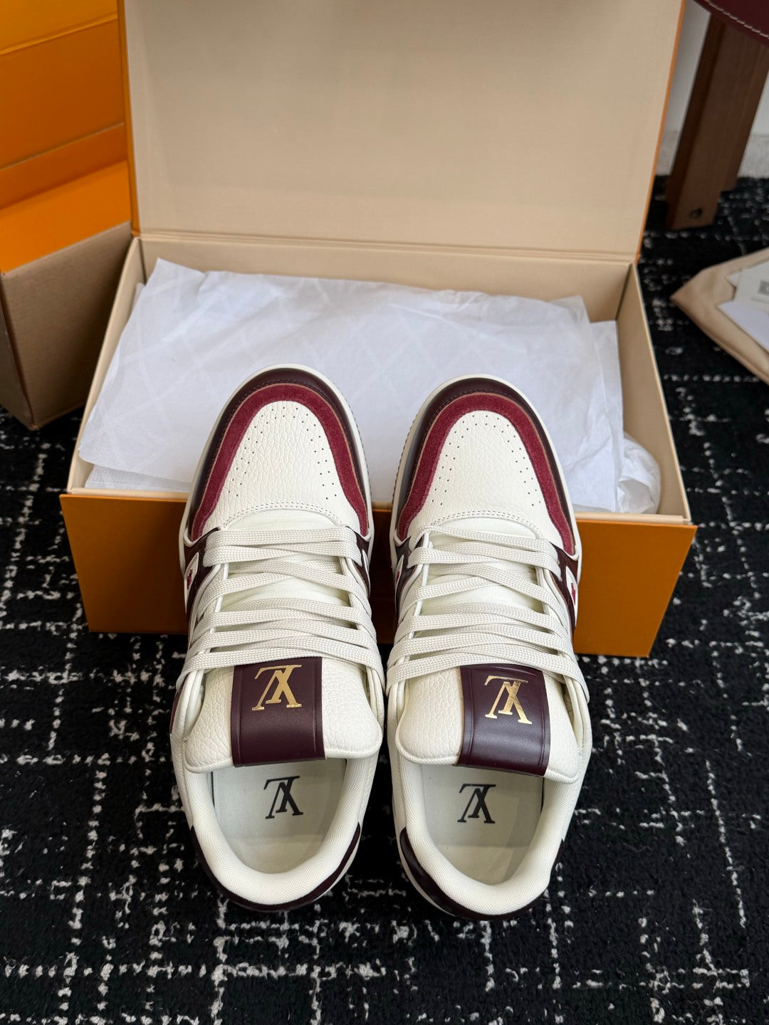 260602 New high-quality and stylish leather-layered sport shoes