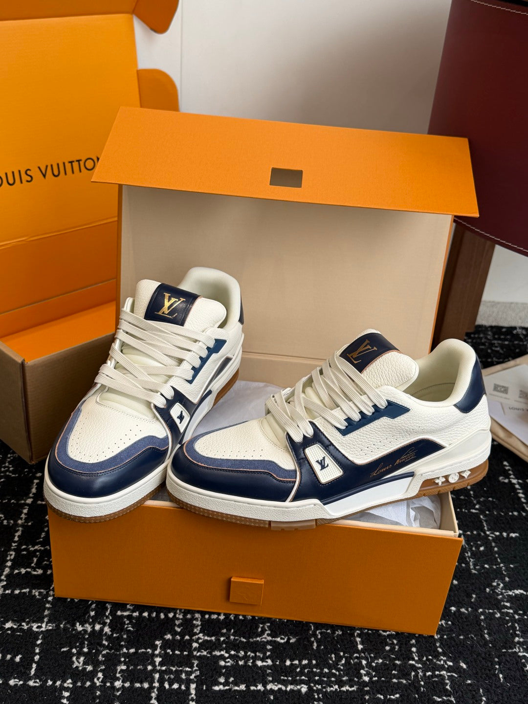 260602 New high-quality and stylish leather-layered sport shoes