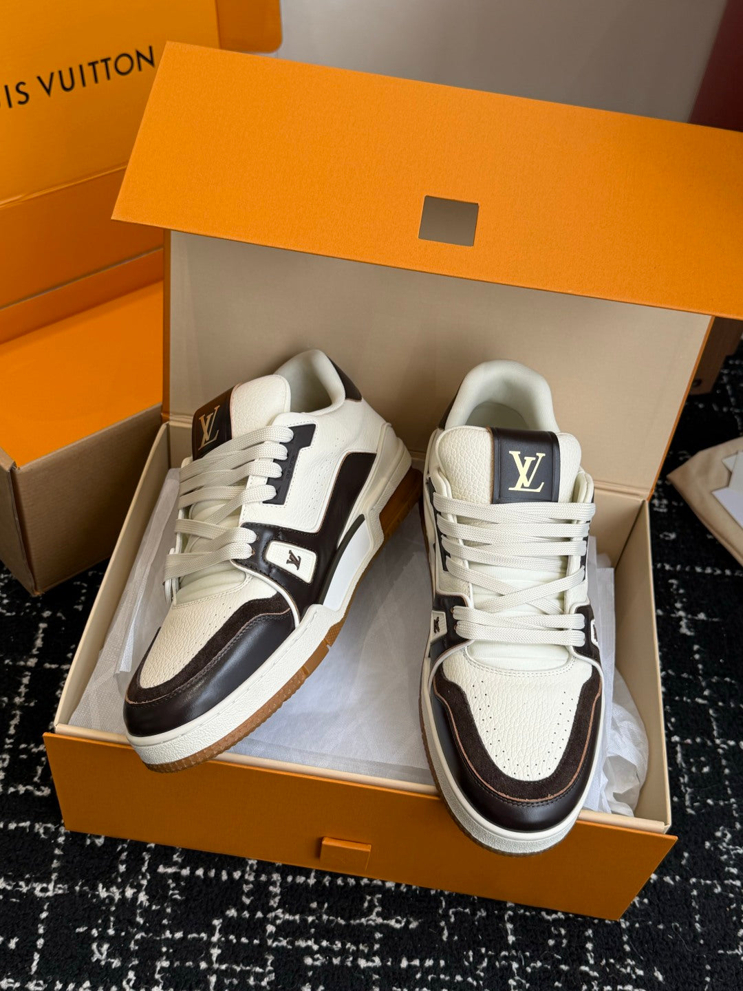260602 New high-quality and stylish leather-layered sport shoes