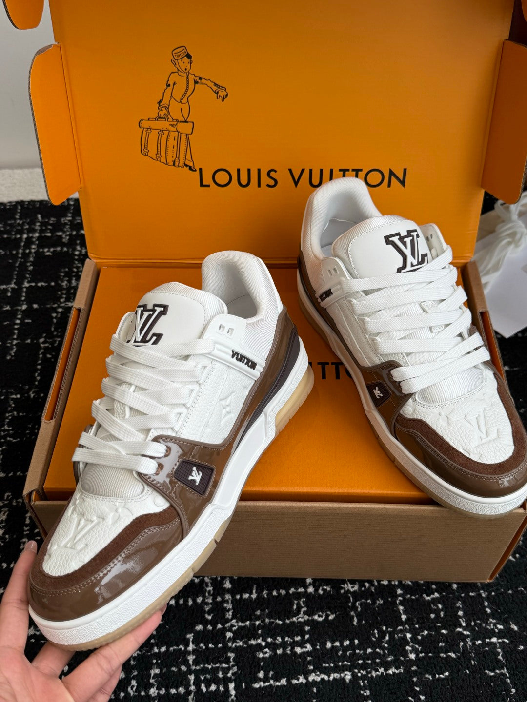 260602 New high-quality and stylish leather-layered sport shoes
