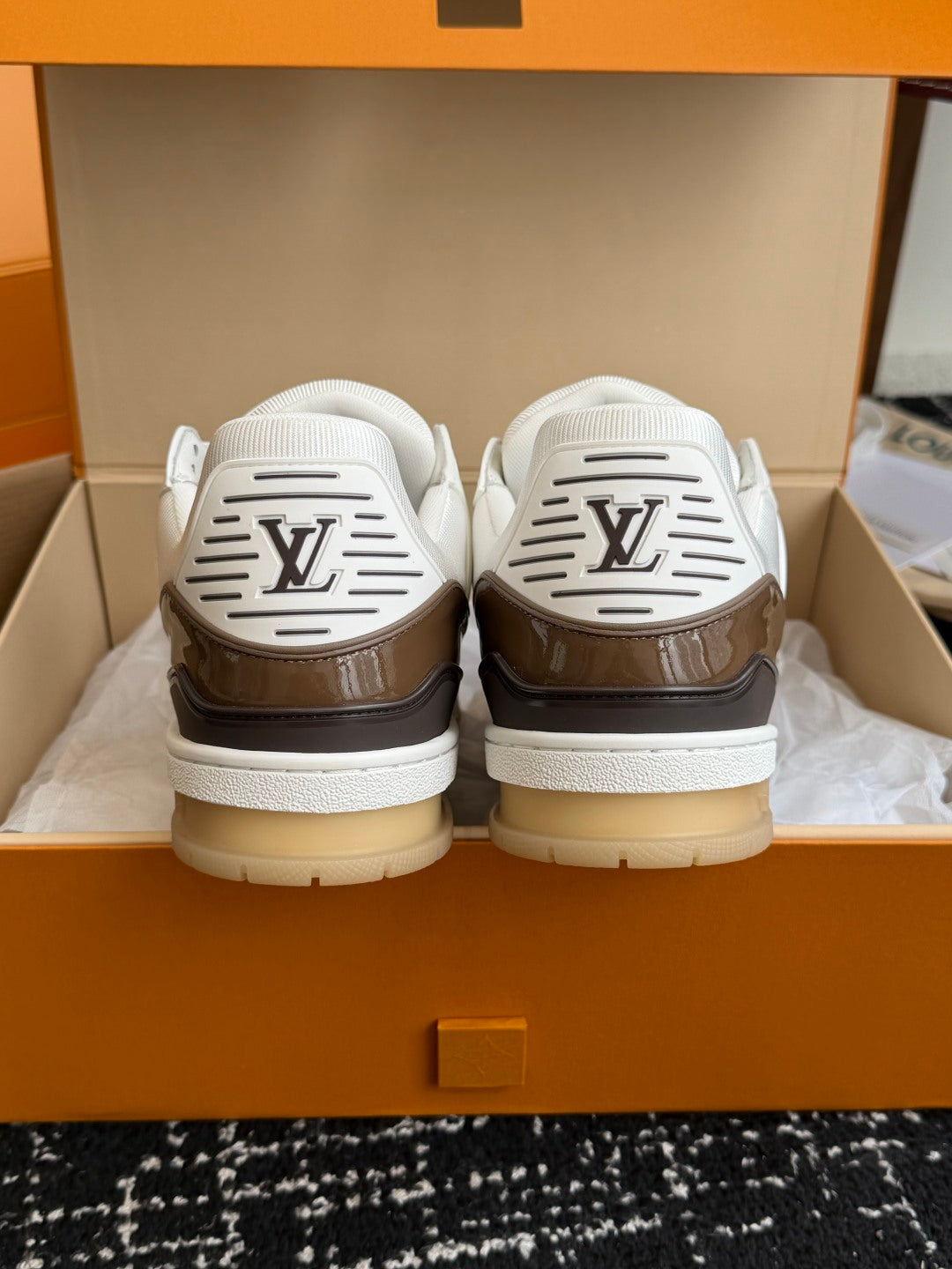 260602 New high-quality and stylish leather-layered sport shoes