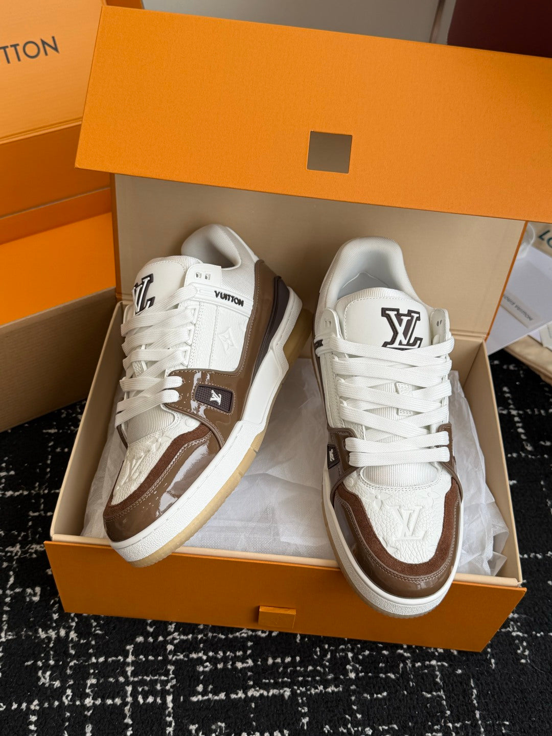 260602 New high-quality and stylish leather-layered sport shoes