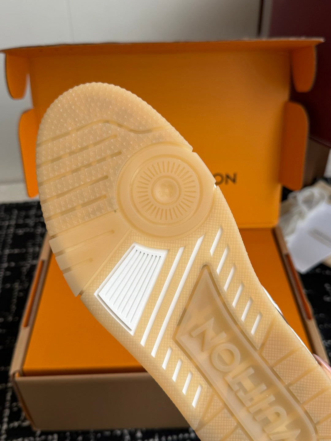 260602 New high-quality and stylish leather-layered sport shoes