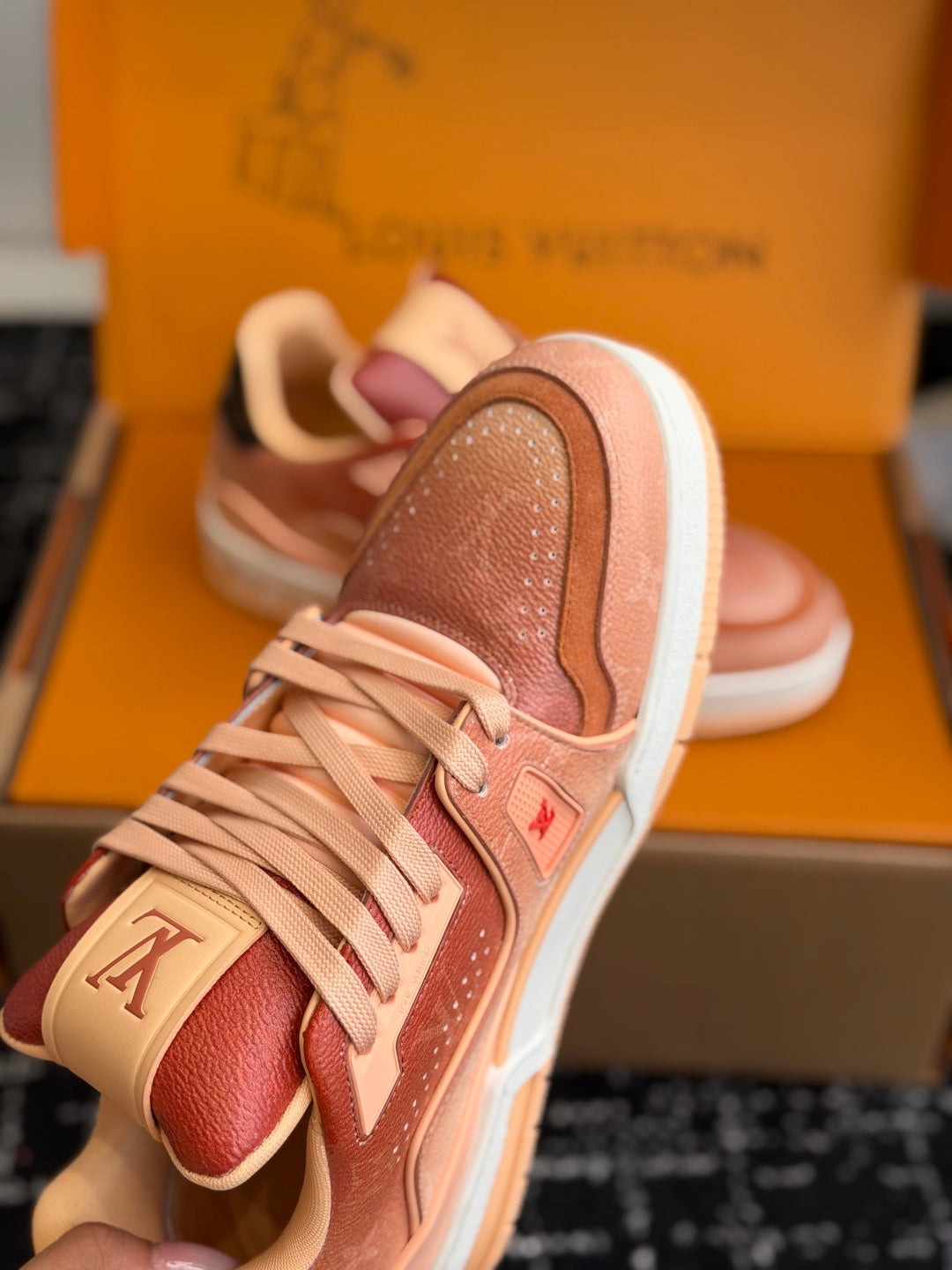 260602 New high-quality, special-processed sports shoes in rainbow color