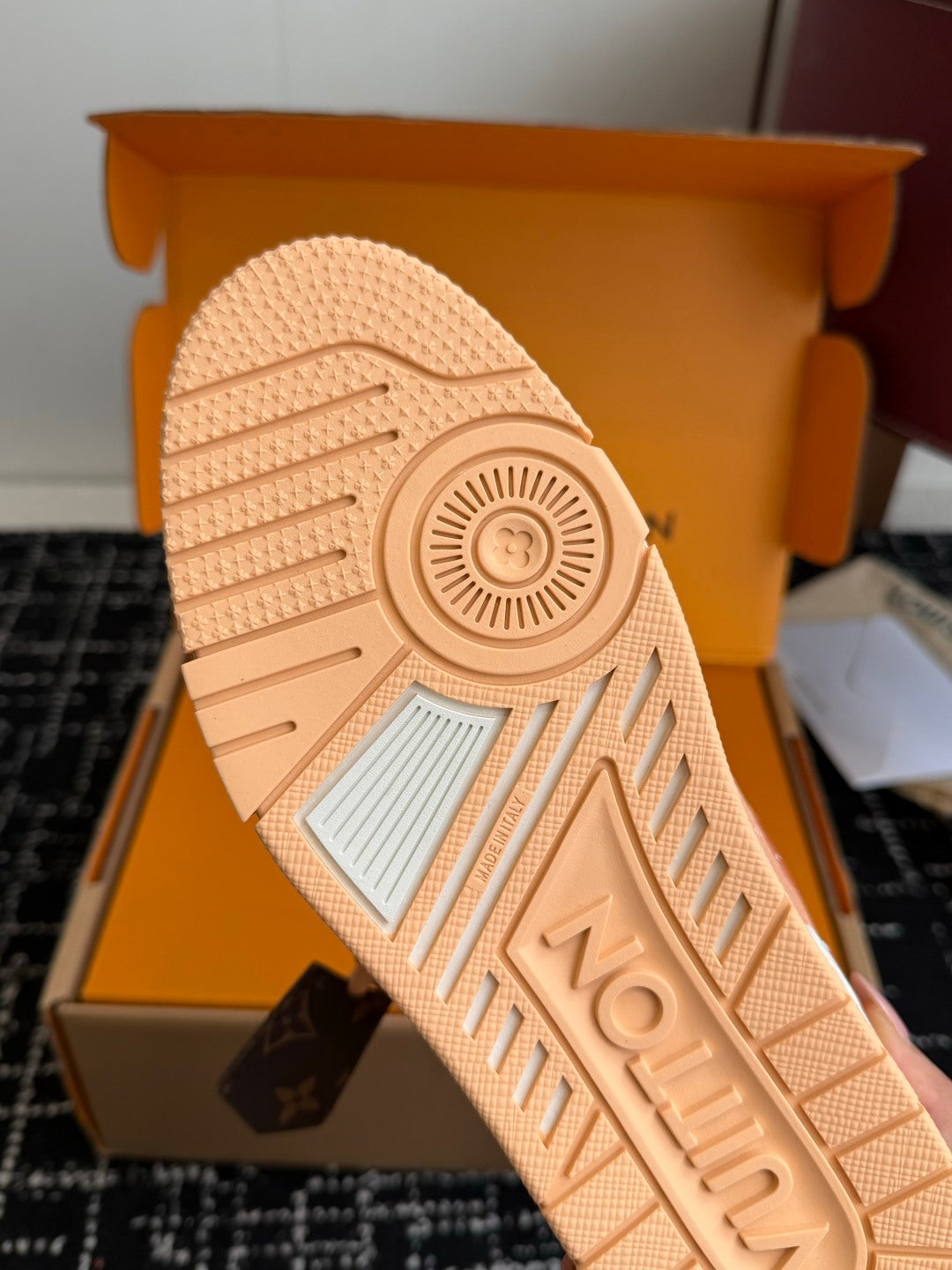 260602 New high-quality, special-processed sports shoes in rainbow color