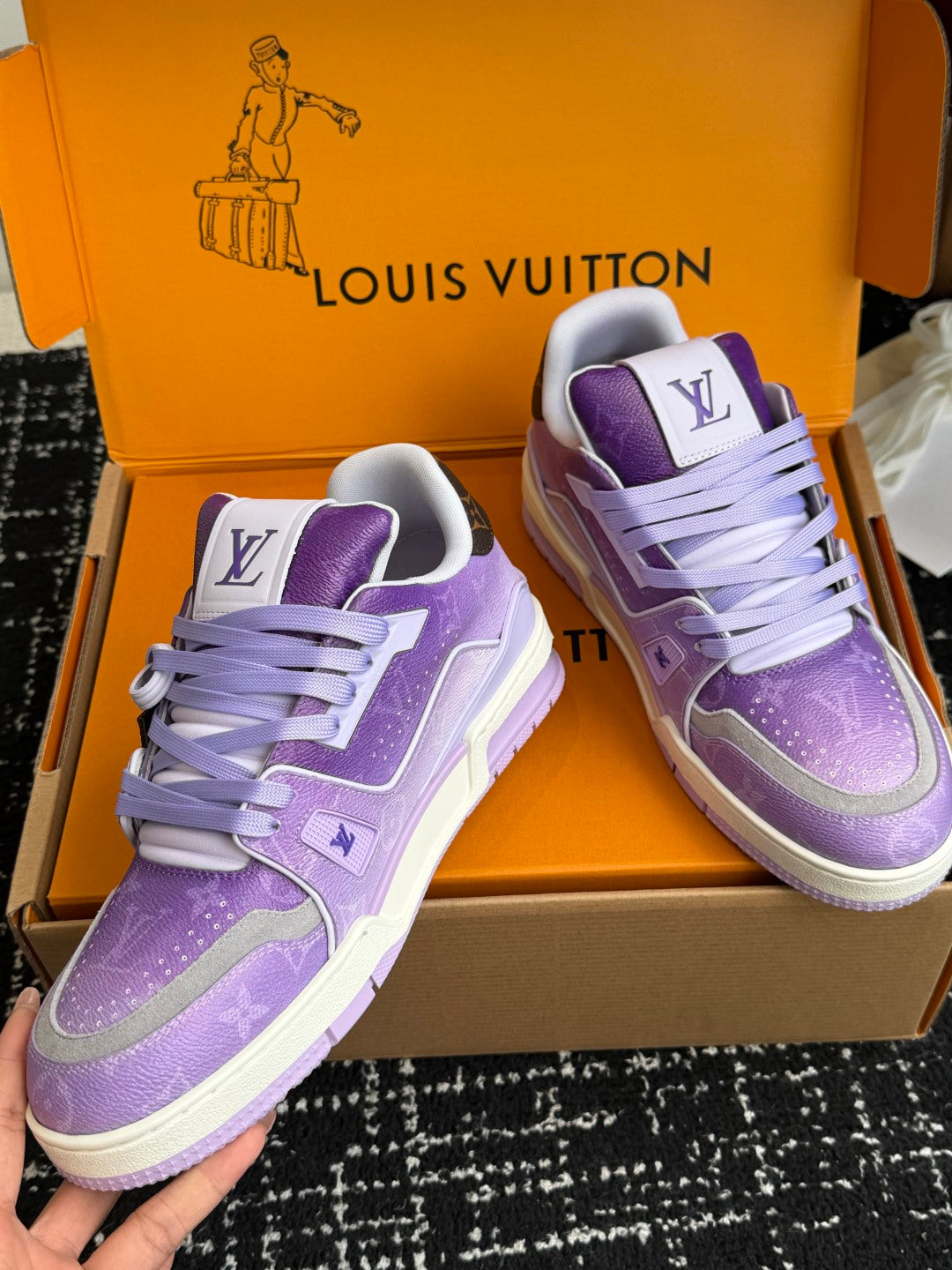 260602 New high-quality, special-processed sports shoes in rainbow color