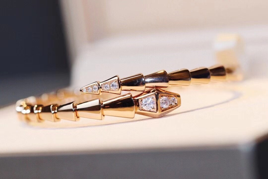 260610 New snake-shaped bracelet