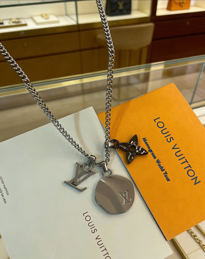 260610 New floral pendant necklace