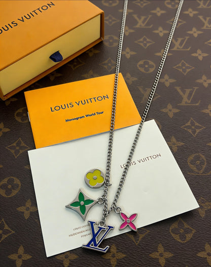 260610 New floral pendant necklace