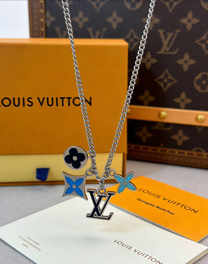 260610 New floral pendant necklace