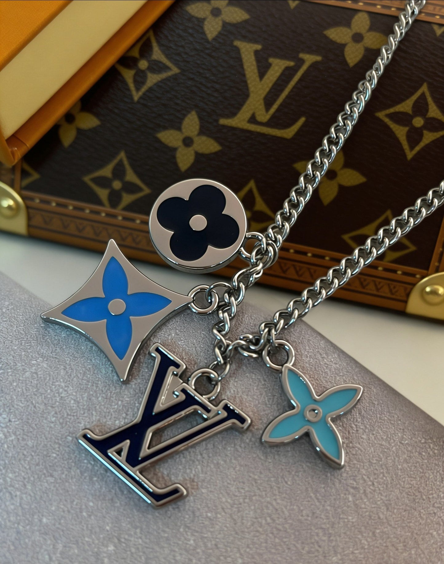 260610 New floral pendant necklace