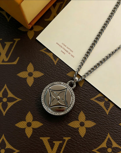 260610 New floral pendant necklace