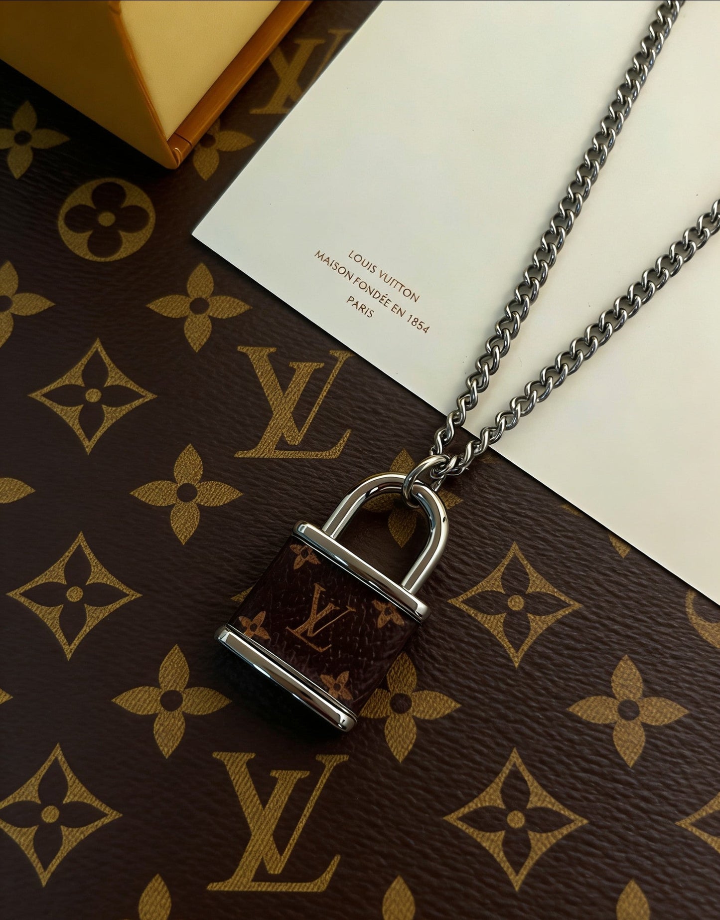 260610 New style lock chain necklace