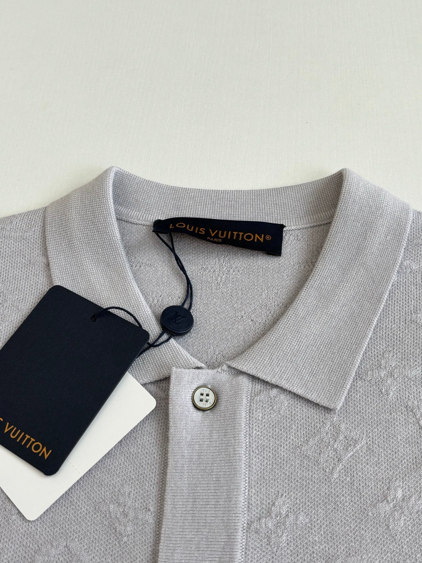 260610 New top-quality light gray full-pattern Monogram jacquard raised-knit short-sleeved cardigan
