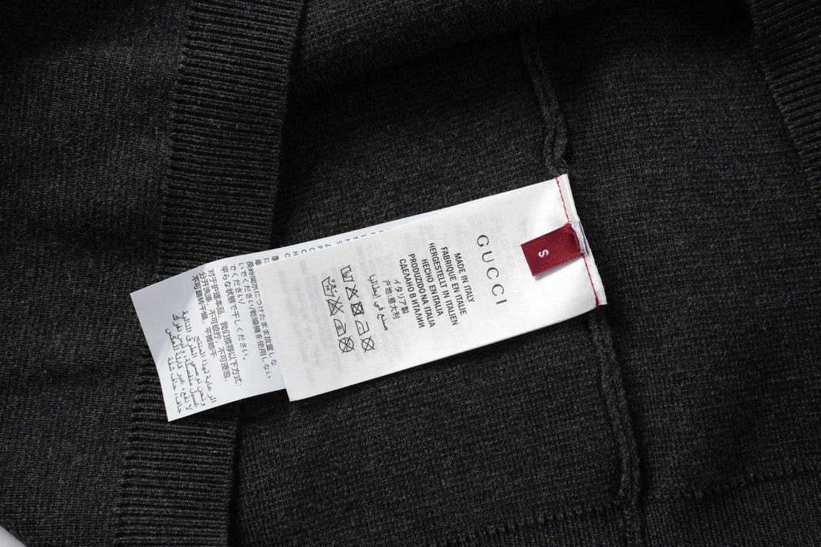 260616 High-quality new jacquard letter logo collar knitted T-shirt  以上翻译结果来自有道AI翻译标准模型· 通用场景