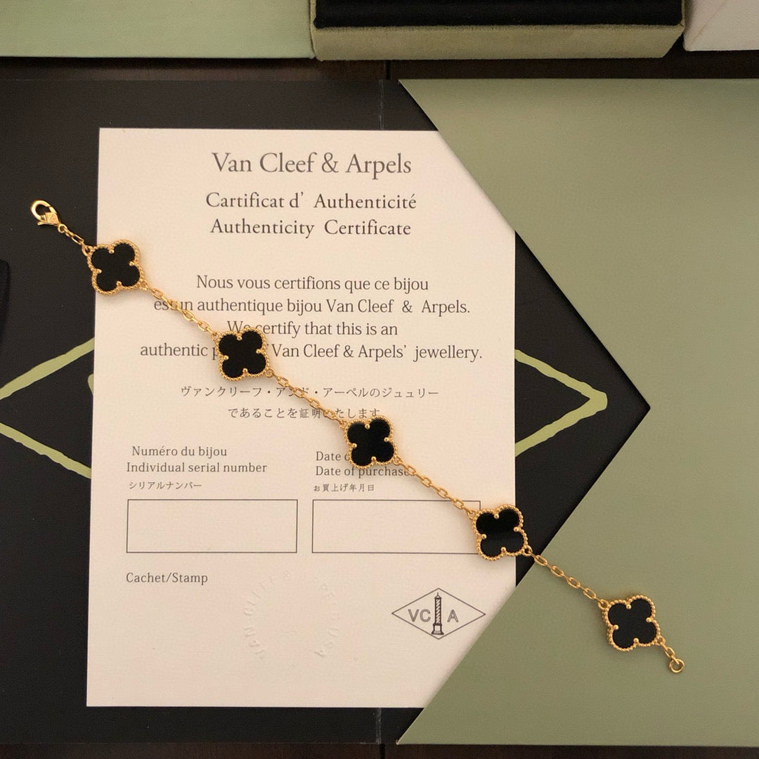 260616 Classic Five-Flower Bracelet