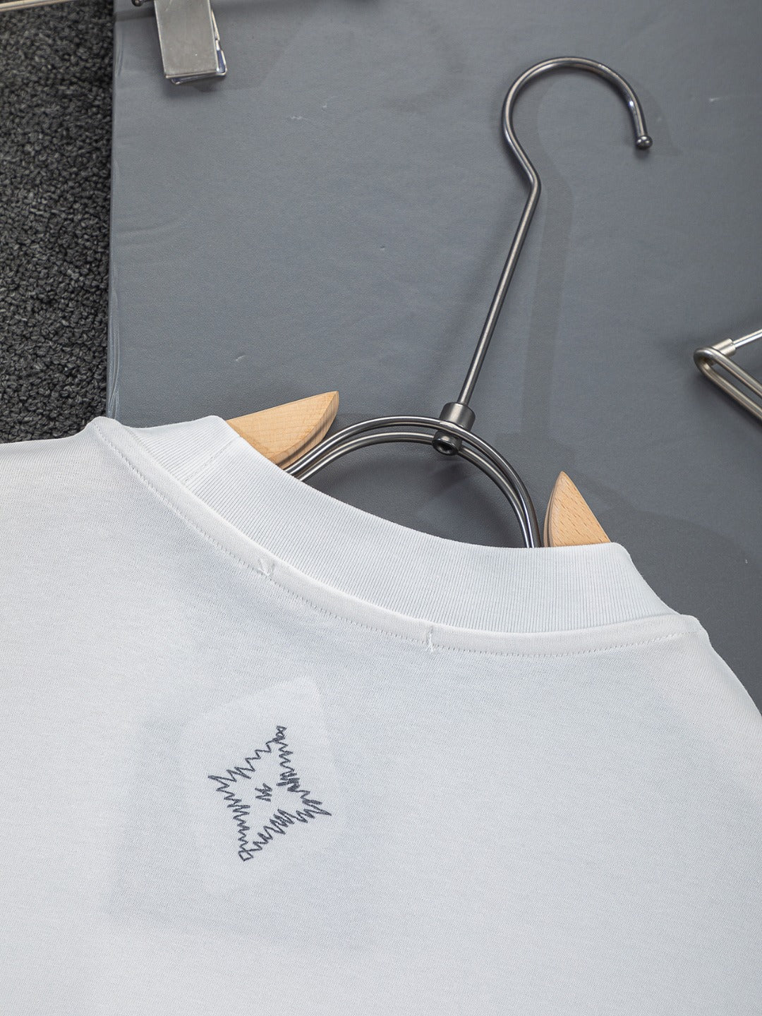 260624 High-quality new front-back color-blocked yarn-knitted T-shirt
