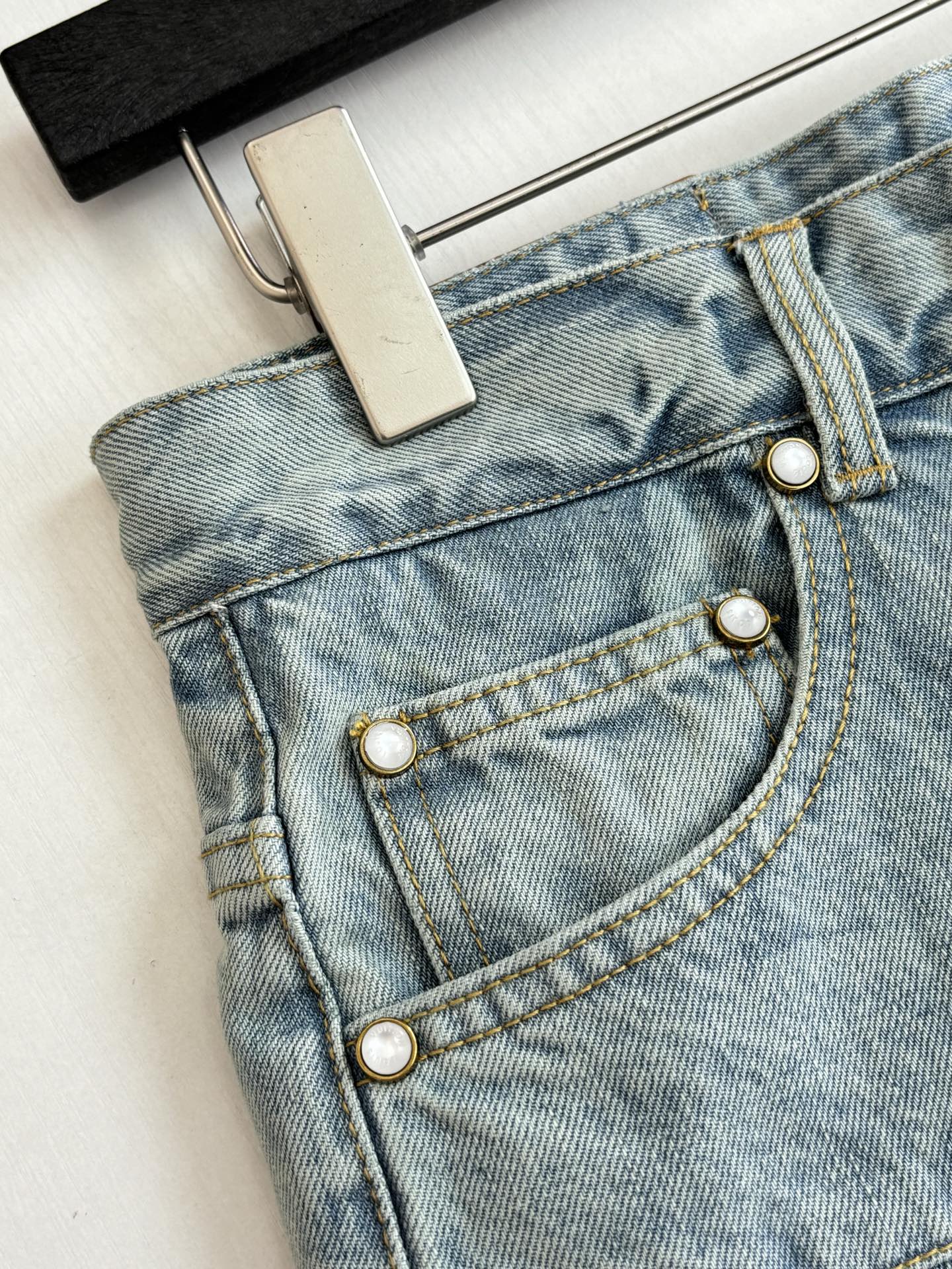 260624 High-quality new design-style denim pants with patchwork construction