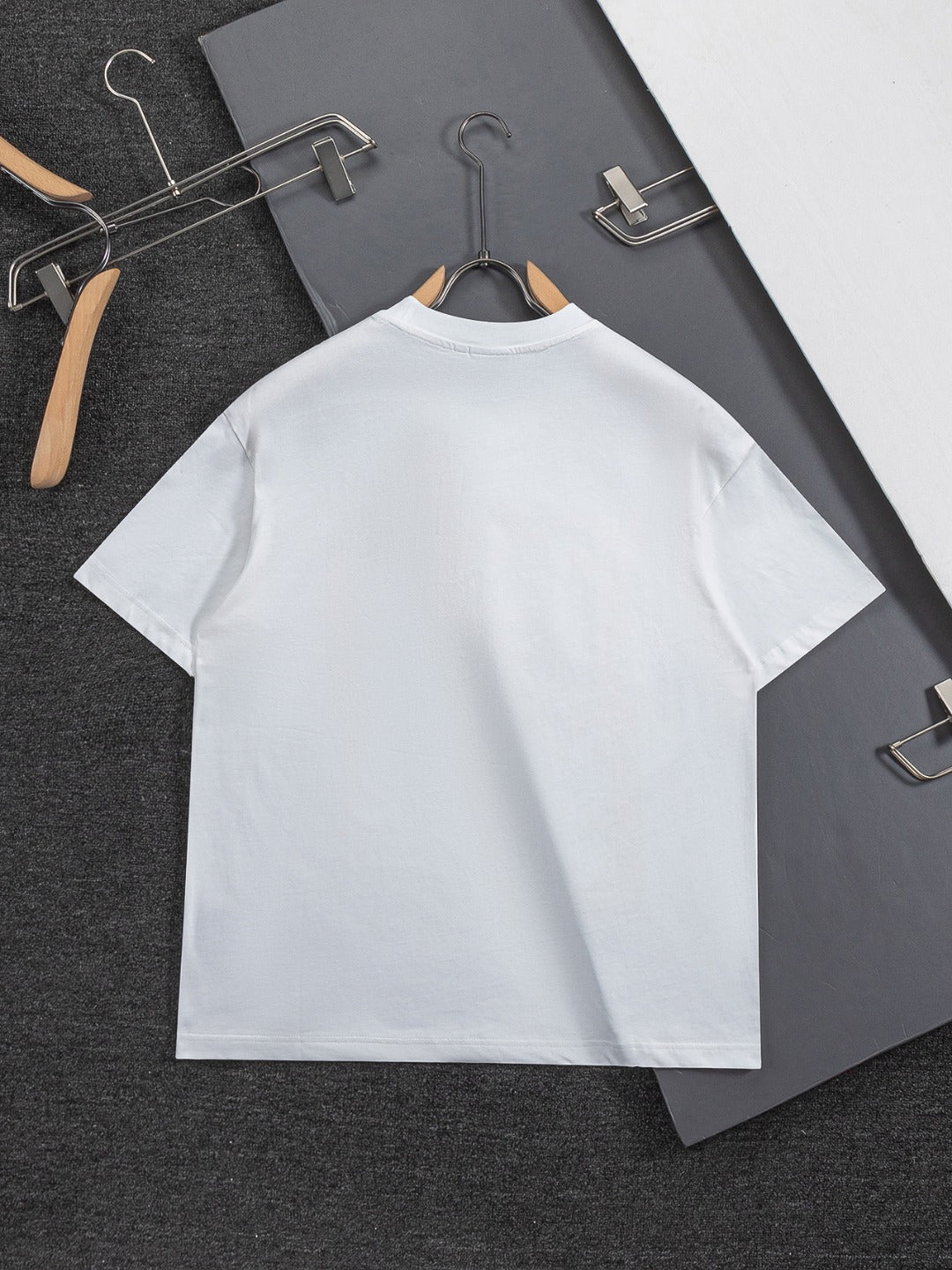 260701 High-quality new embroidered thorn design T-shirt