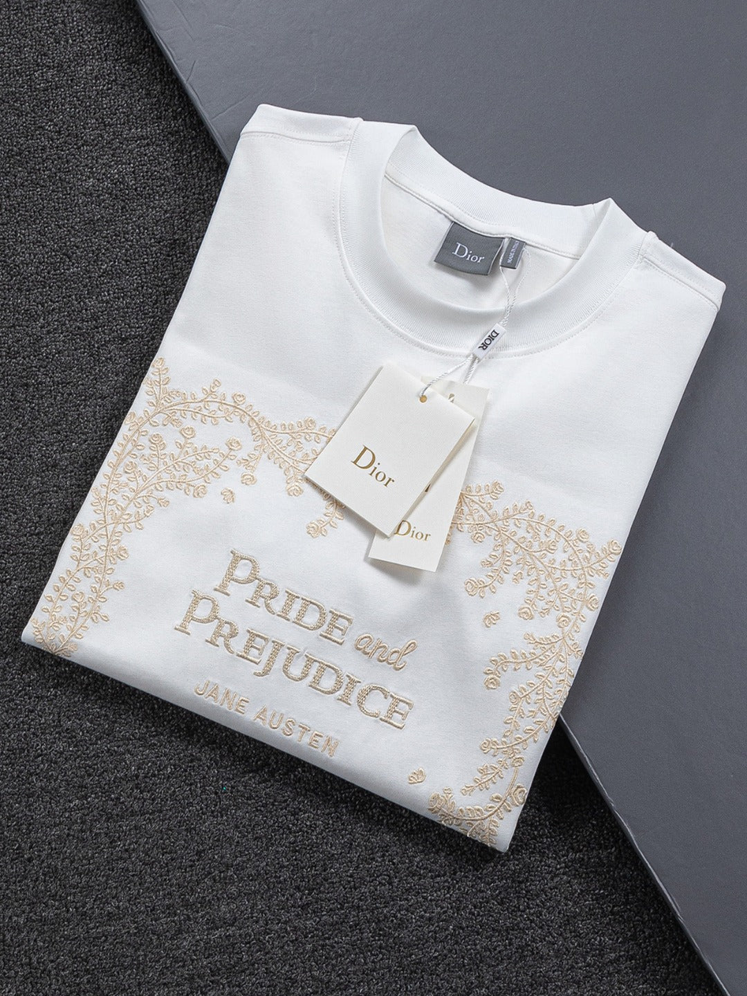 260701 High-quality new embroidered thorn design T-shirt