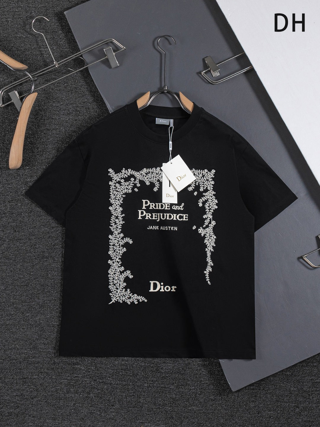 260701 High-quality new embroidered thorn design T-shirt