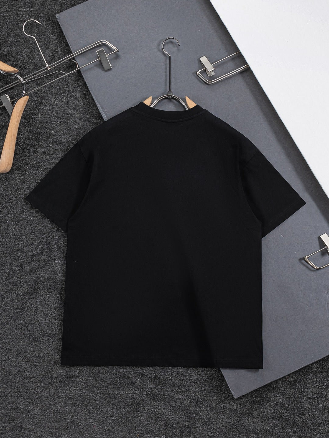 260701 High-quality new embroidered thorn design T-shirt