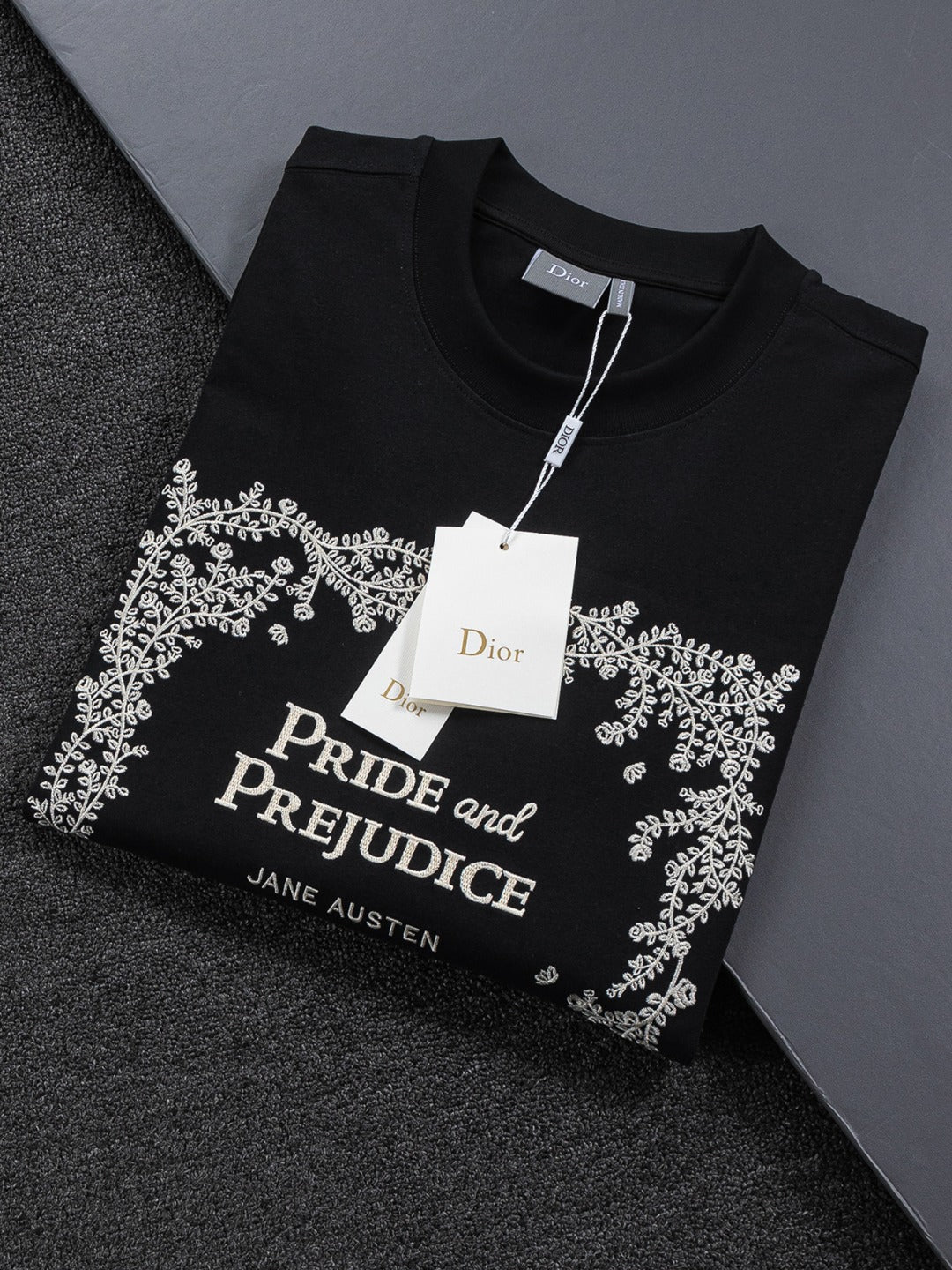260701 High-quality new embroidered thorn design T-shirt
