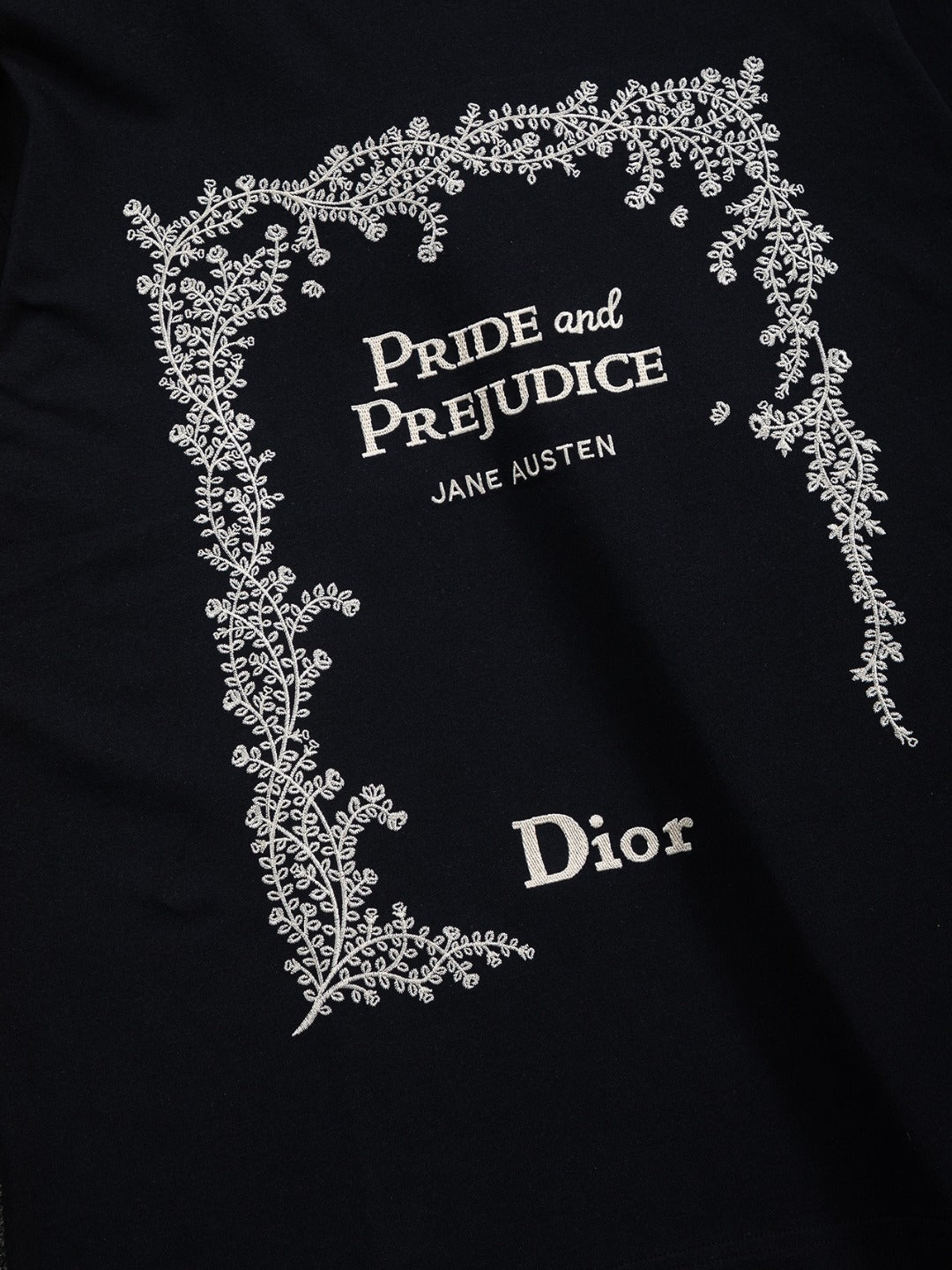 260701 High-quality new embroidered thorn design T-shirt