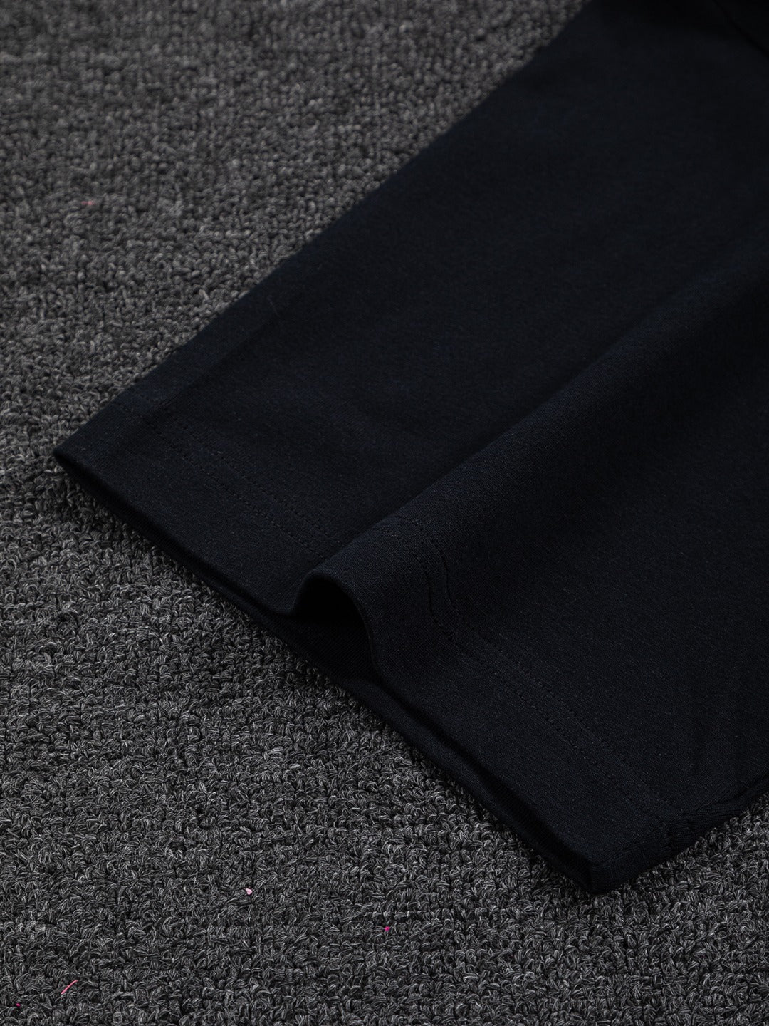 260701 High-quality new embroidered thorn design T-shirt