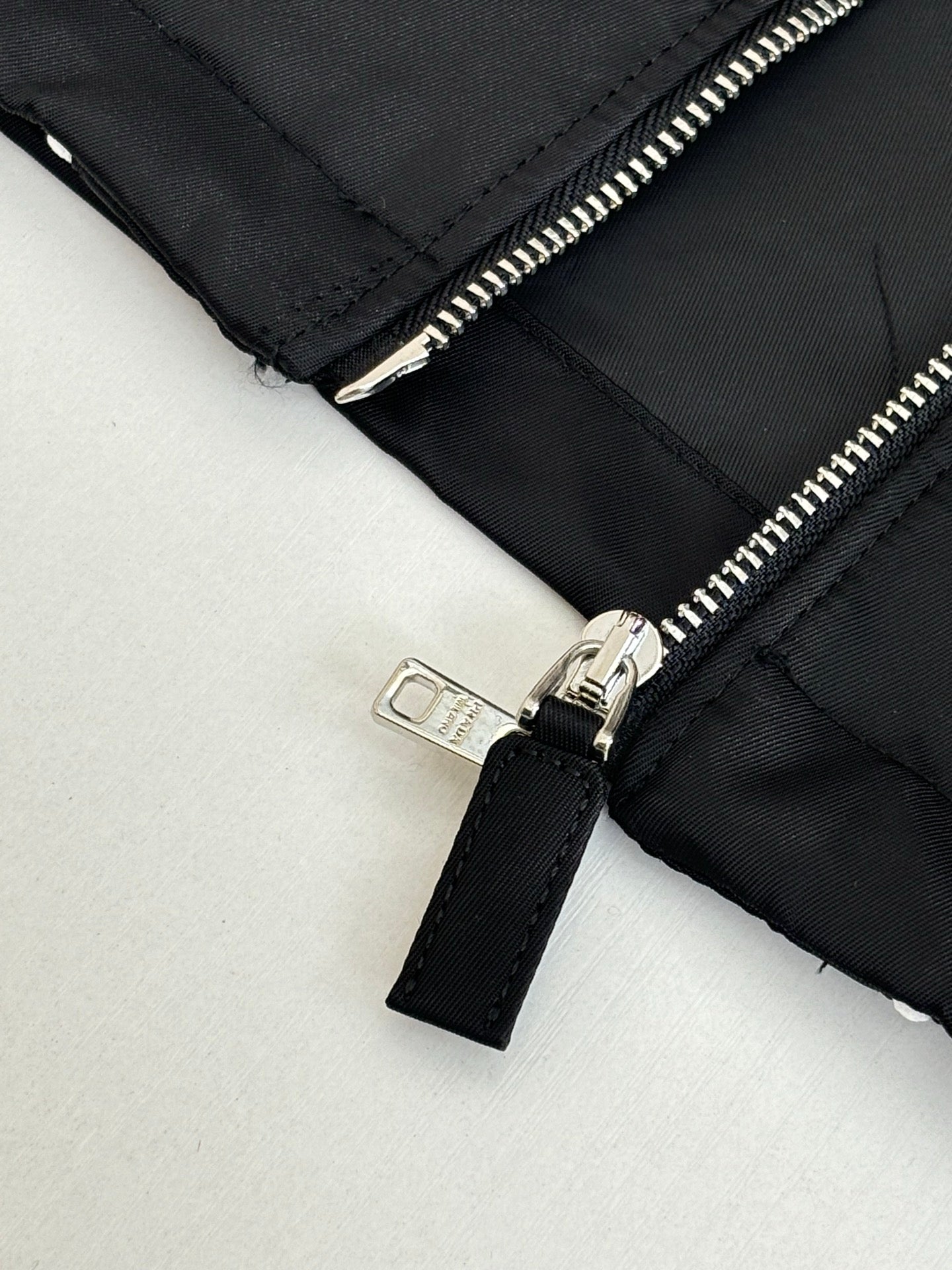 260701 High-quality new triangular logo woven long-sleeved hooded coat