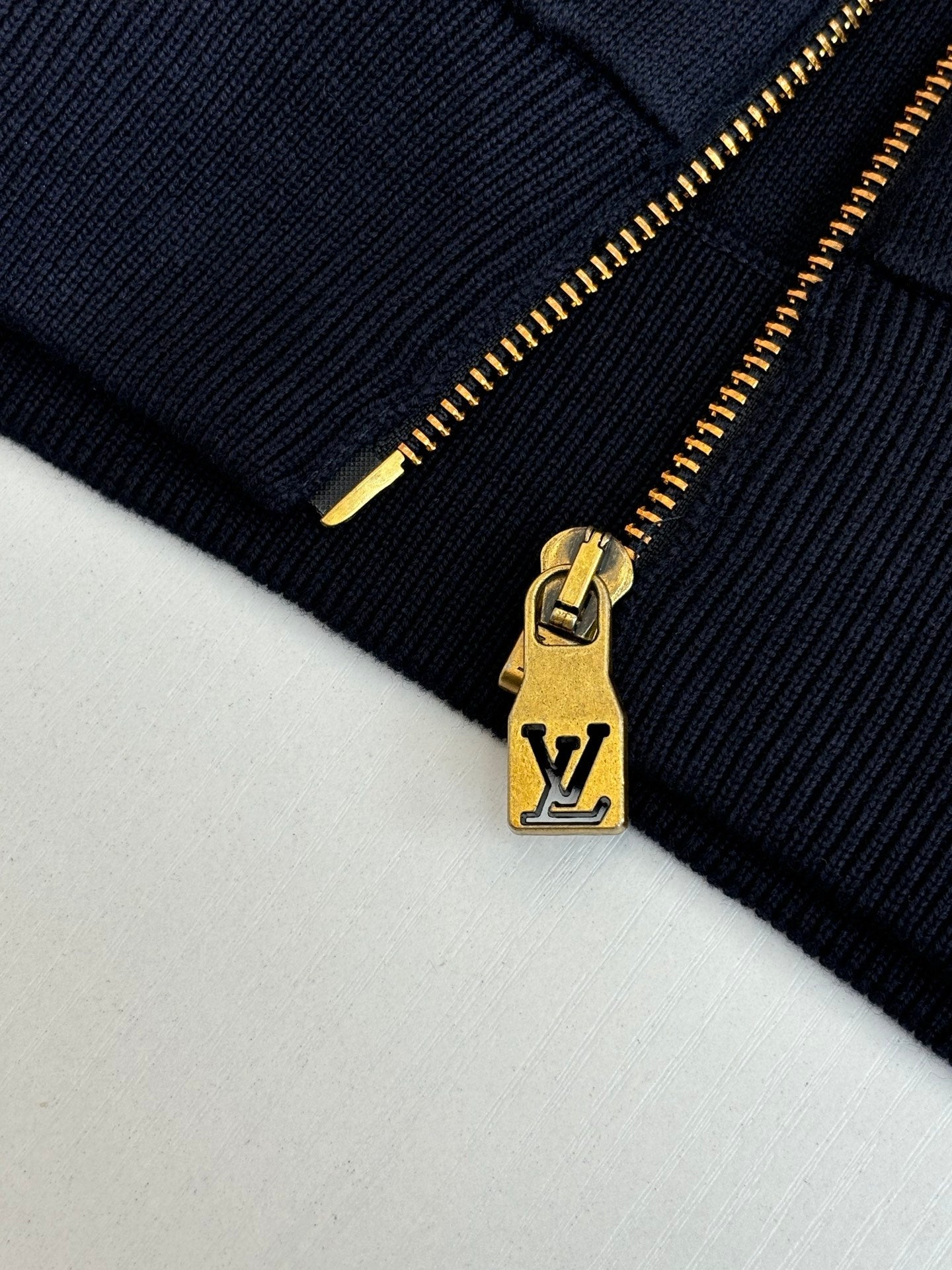 260701 High-quality new leather label embroidered hooded zipper knitted sweater coat