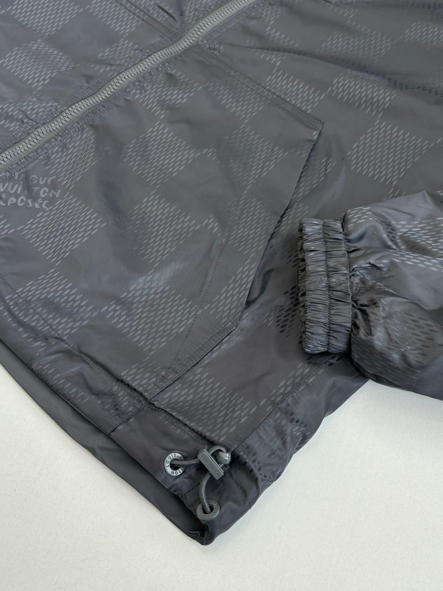 260701 High-quality new model cement gray double-sided windproof leather label checkered jacquard zipper jacket coat