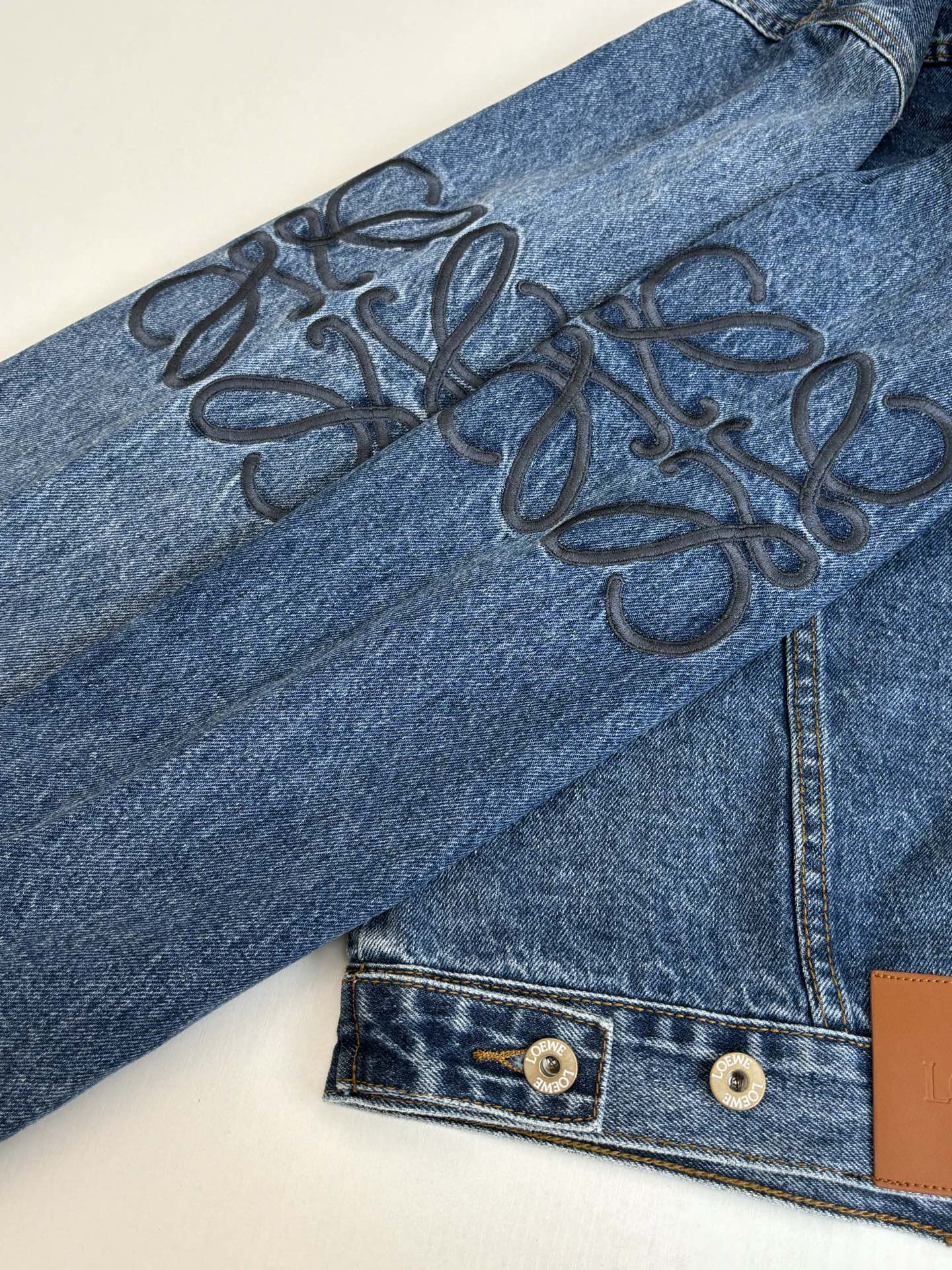 260701 High-quality new embroidered washed-aged denim jacket set