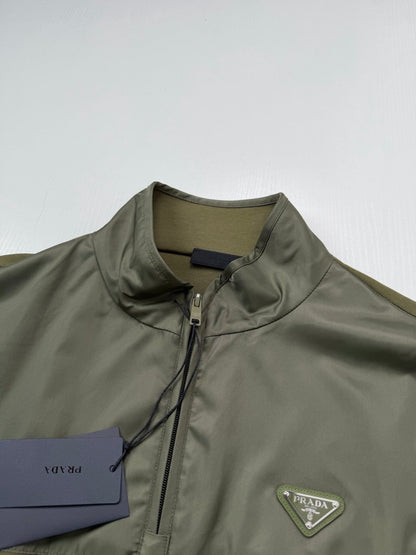 260813 New high-quality jacket with a blended fabric design on the front and back.