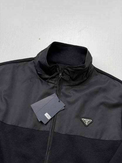 260813 New high-quality jacket with a blended fabric design on the front and back.