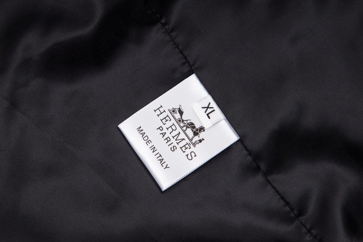 260813 New high-quality, elaborately crafted jacket with full diamond design for men