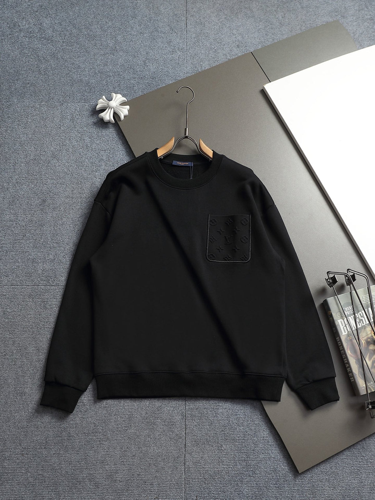 260813 New high-quality pocket embroidered round-neck hoodie