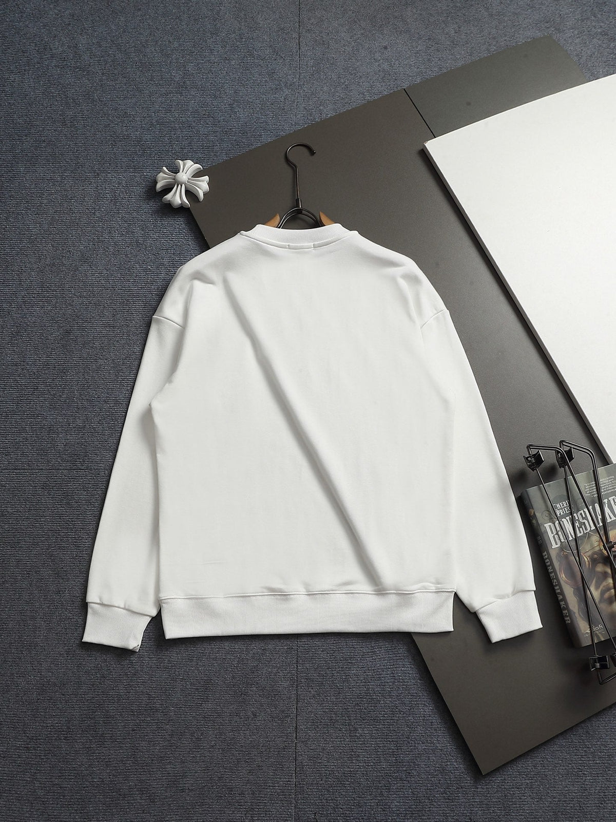 260813 New high-quality embroidered multi-color candy round-neck hoodie